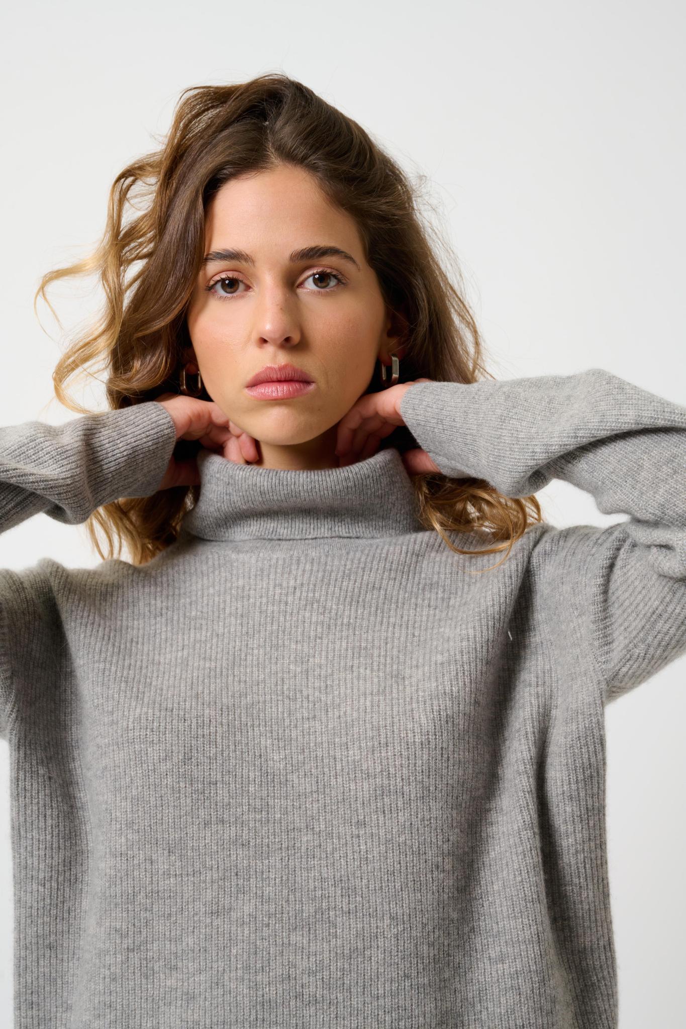 ROXANE cloud turtleneck sweater 100% cashmere