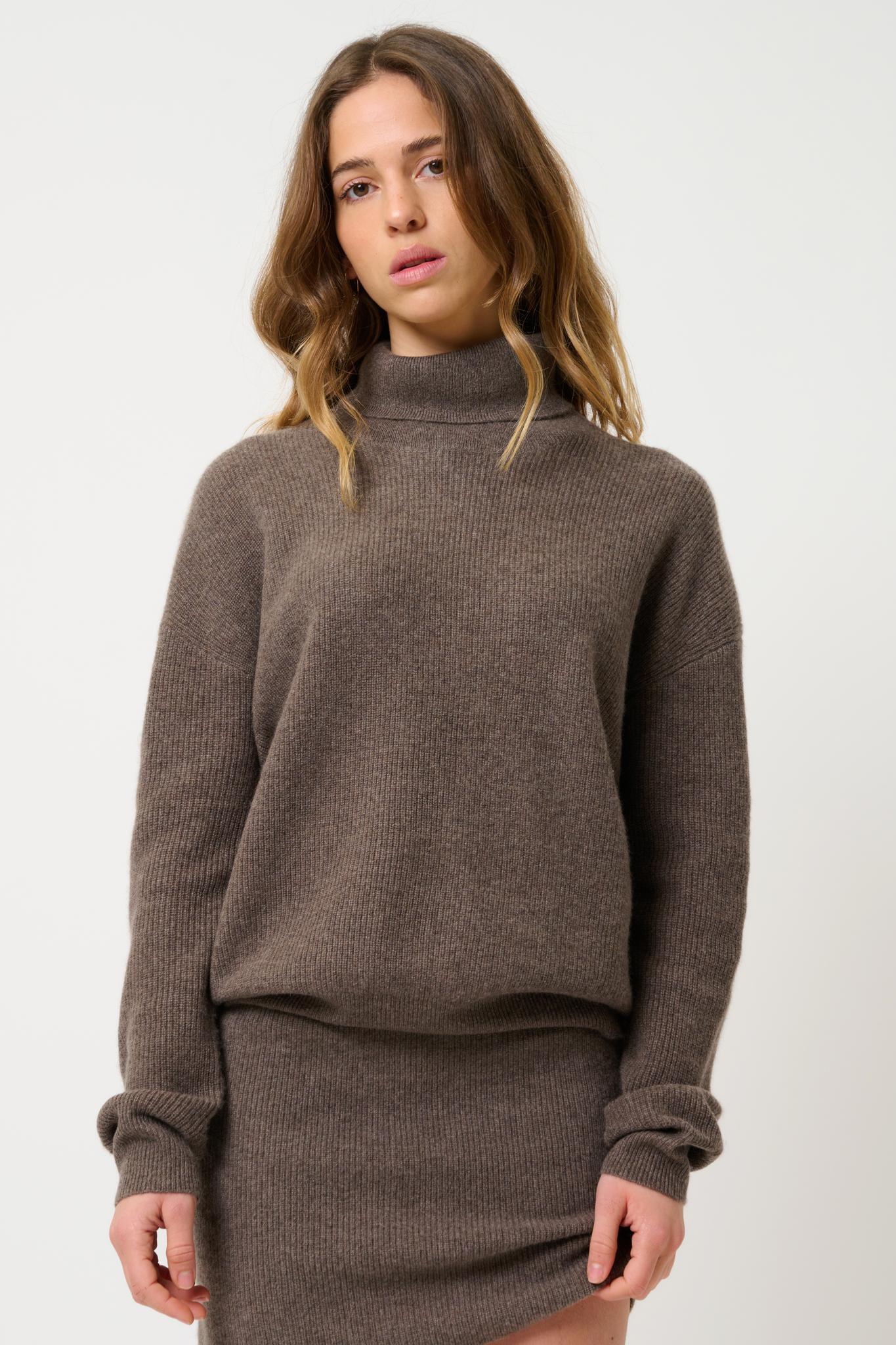 ROXANE taupe turtleneck sweater 100% cashmere