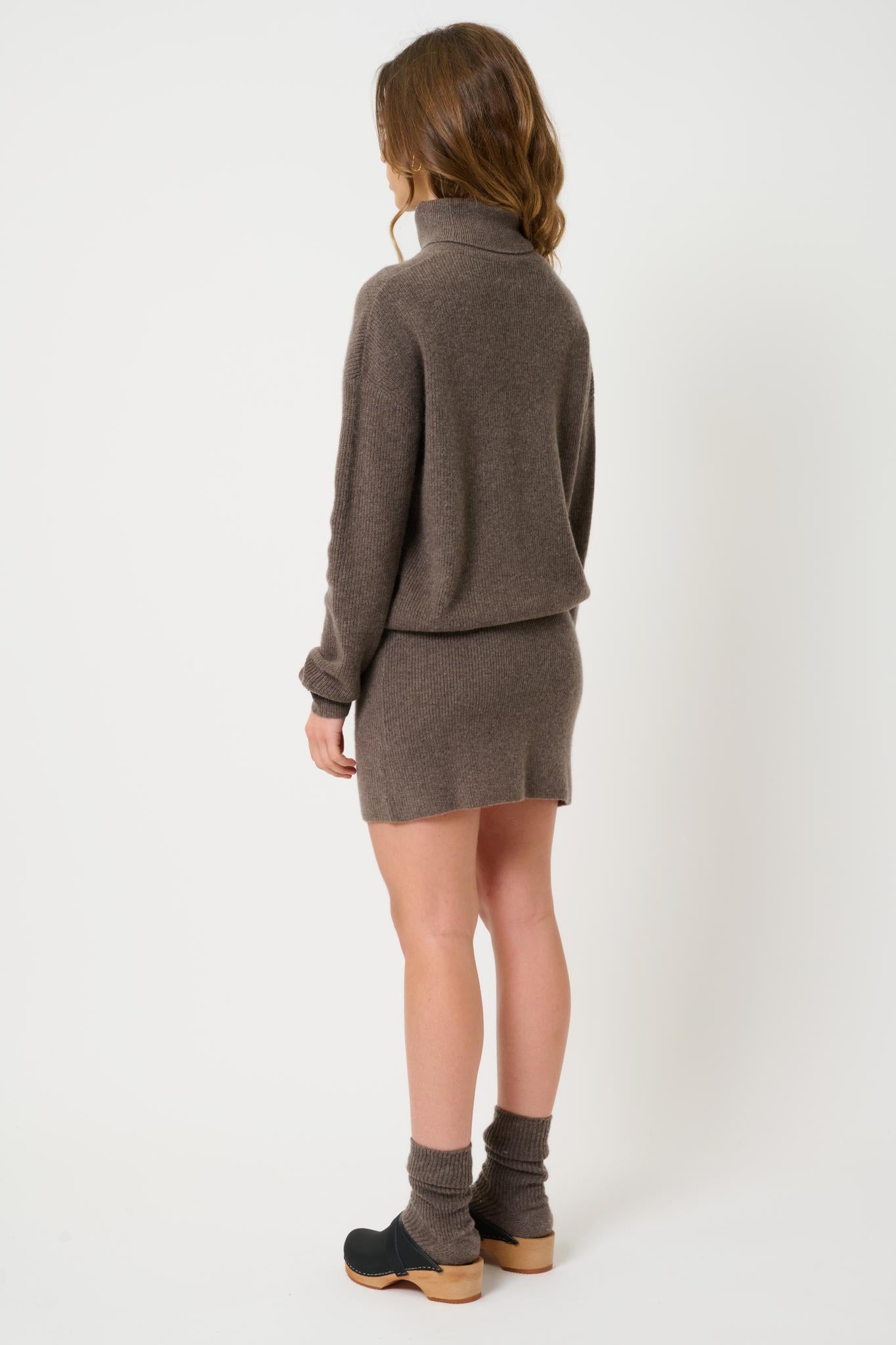 ROXANE taupe turtleneck sweater 100% cashmere