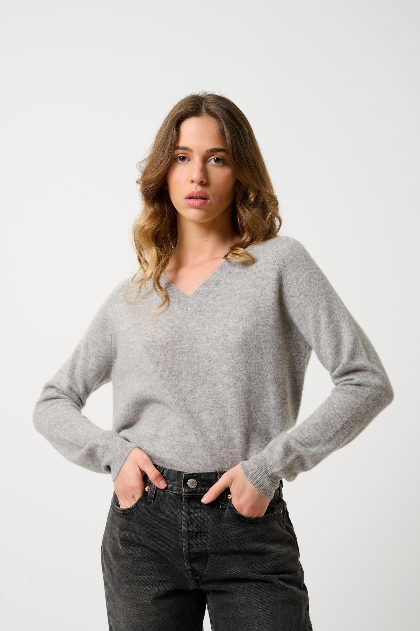 SAVANNAH cloudy v-neck sweater 100% cashmere