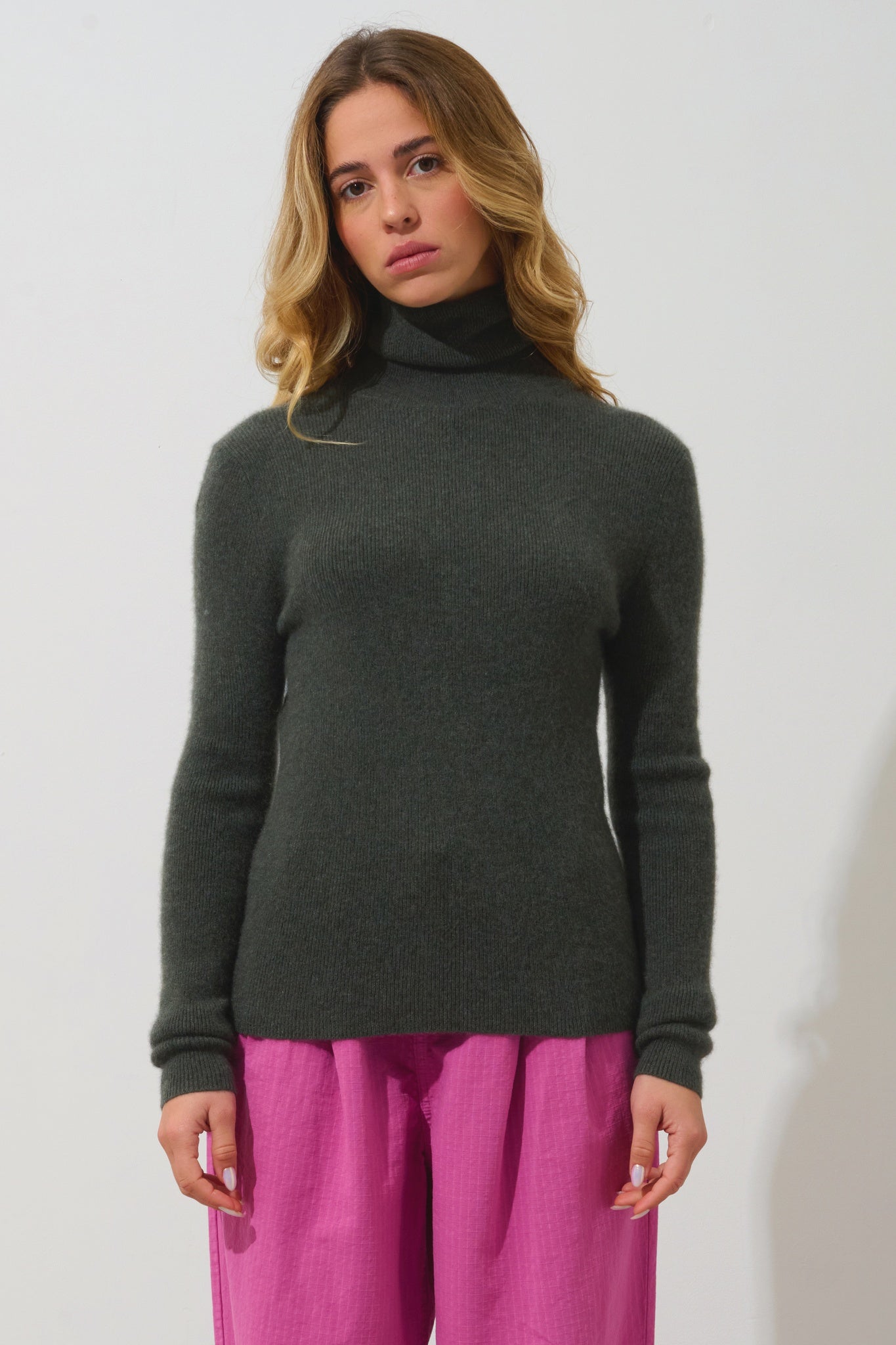 SUZIE pull col roulé kaki chiné 100% cachemire