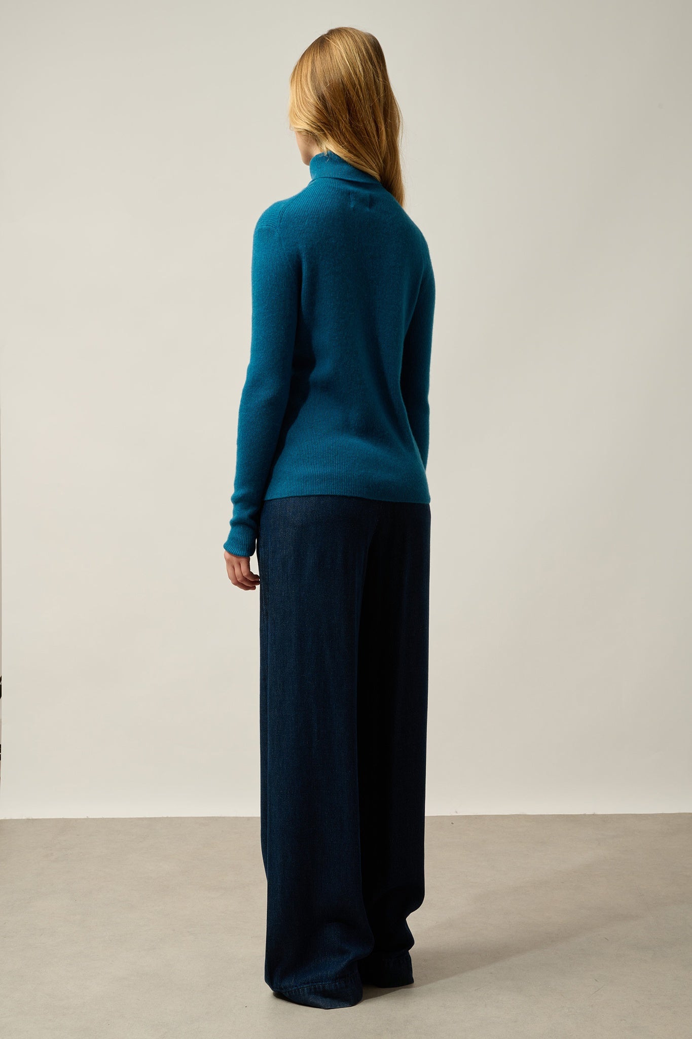 SUZIE pull col roulé paon 100% cachemire