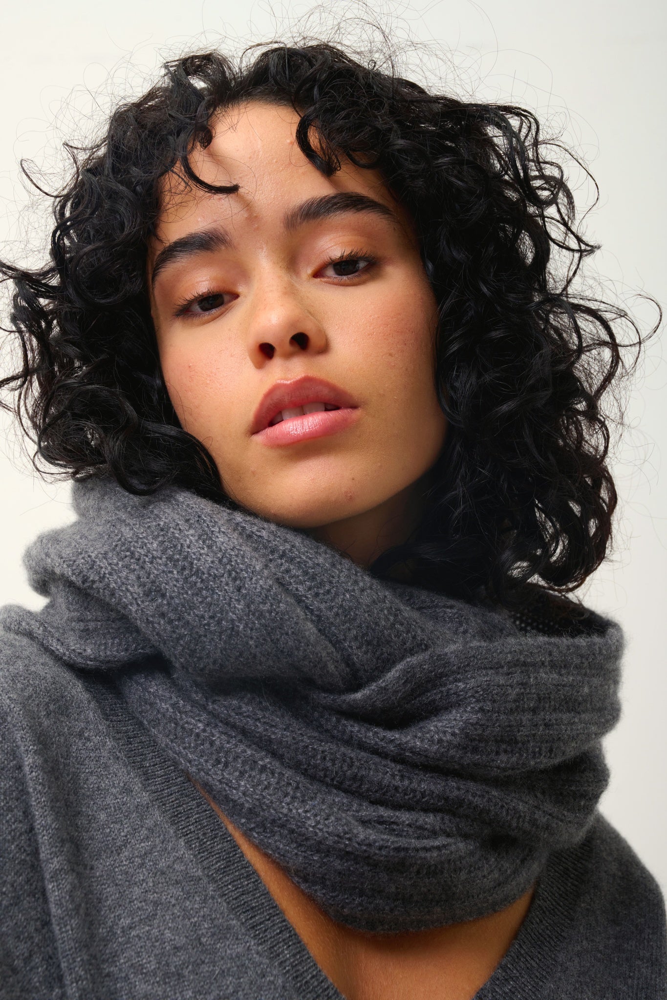 TOMMY 4-thread choker anthracite mottled 100% cashmere