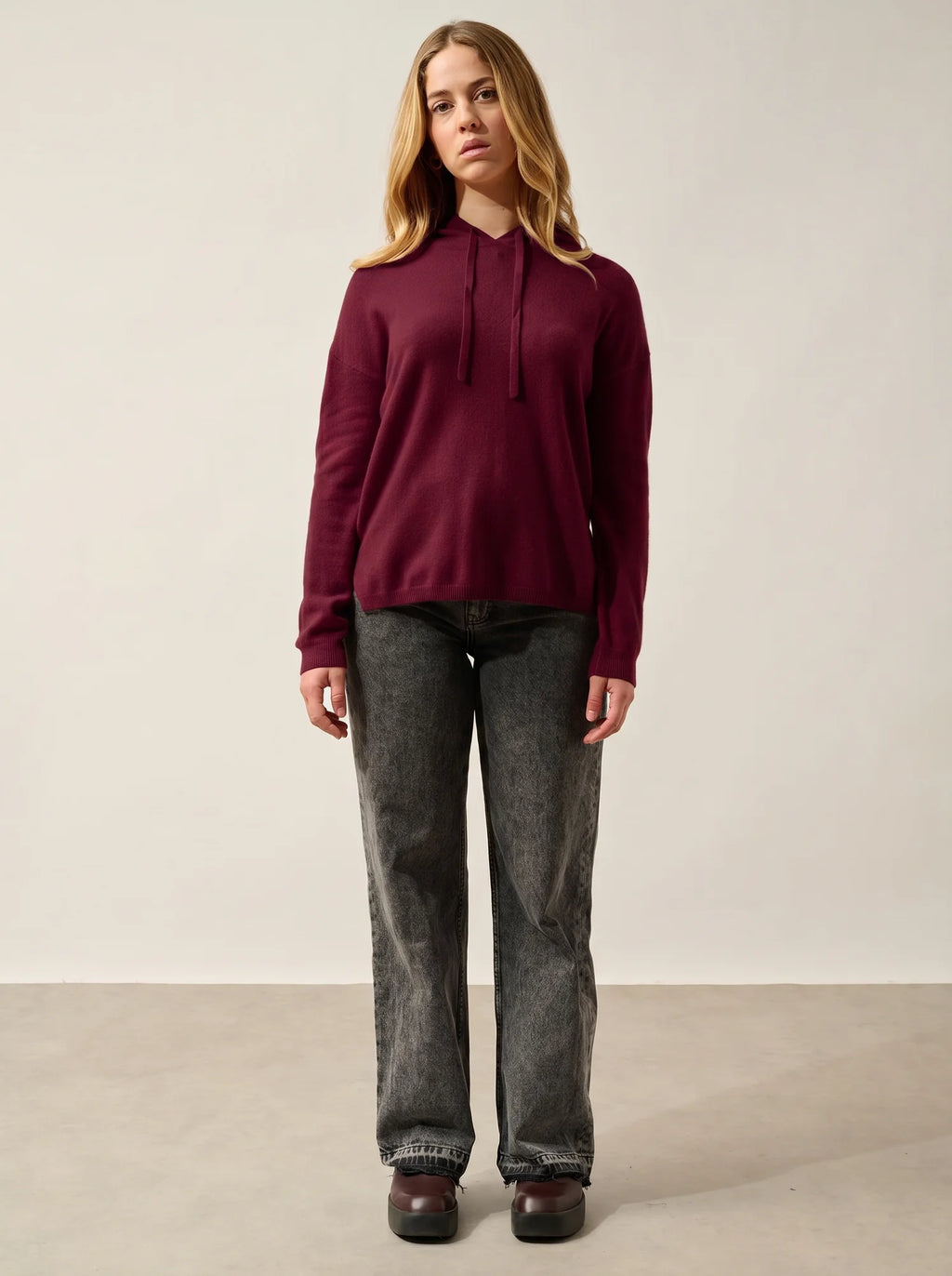 DORTE Pull Capuche Bordeaux