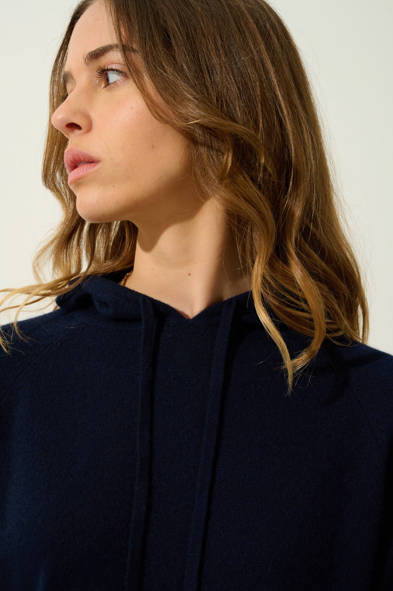 yarlside pull capuche navy 100% cachemire