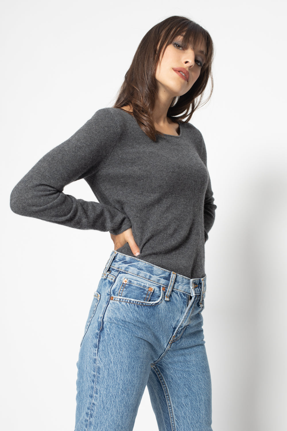 Pull Col Rond Ajuste EPENA Gris Fonce, en cachemire