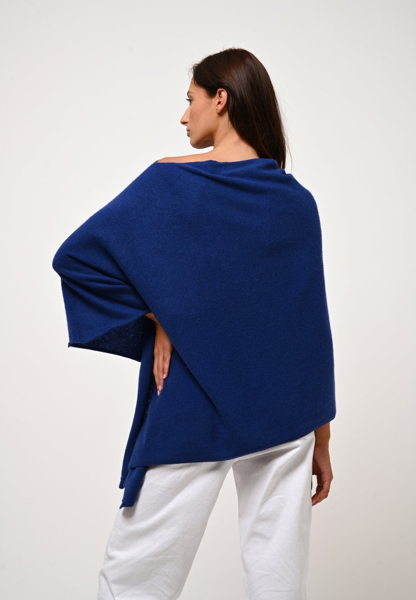 CARRA poncho outremer 100% cachemire
